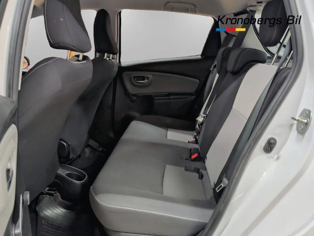 Vehicle image 8