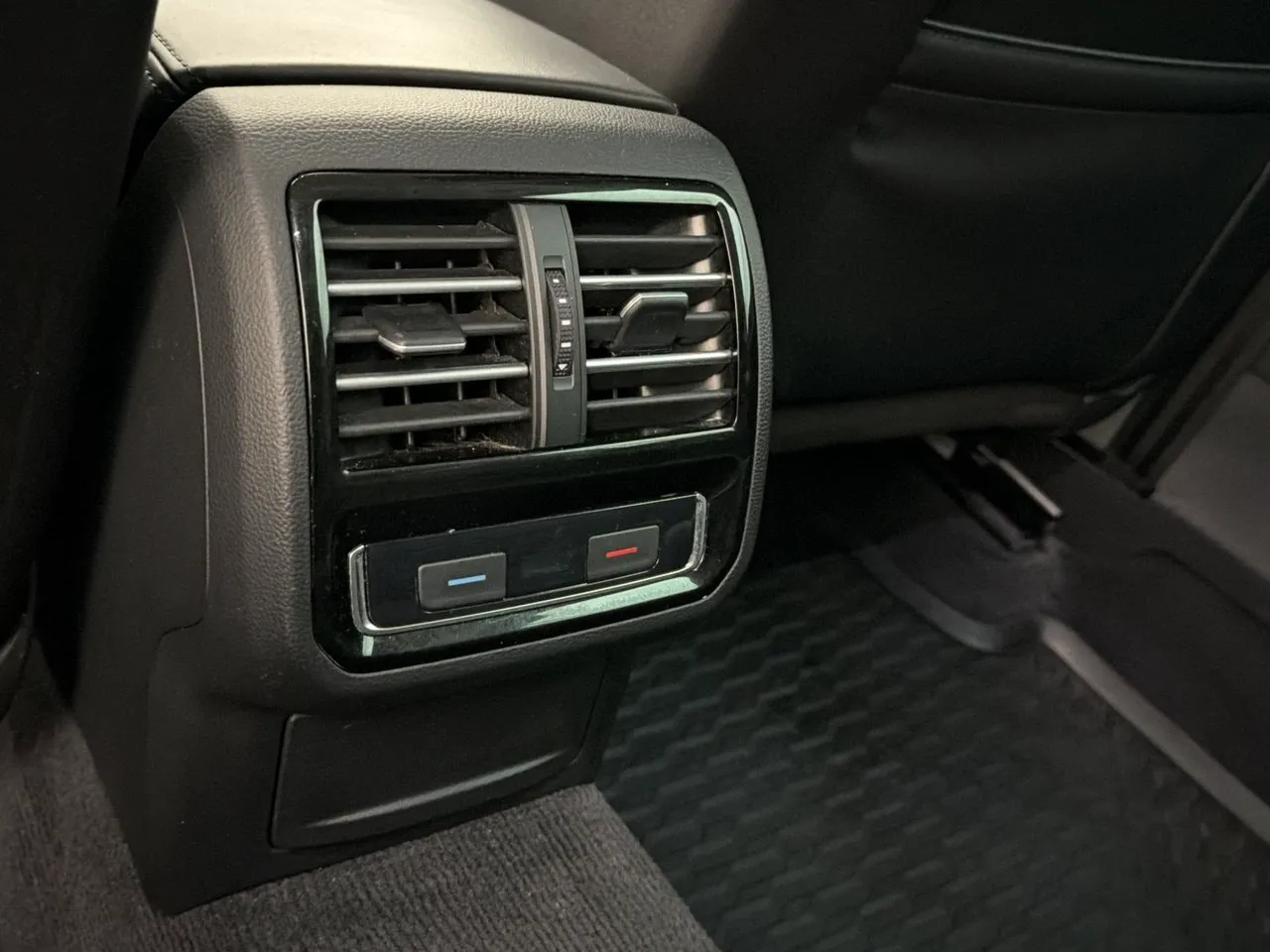 Volkswagen Passat bild 14