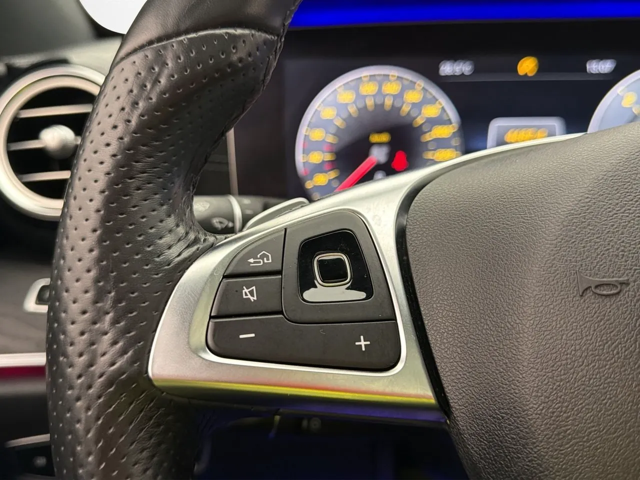 Mercedes E220 bild 17