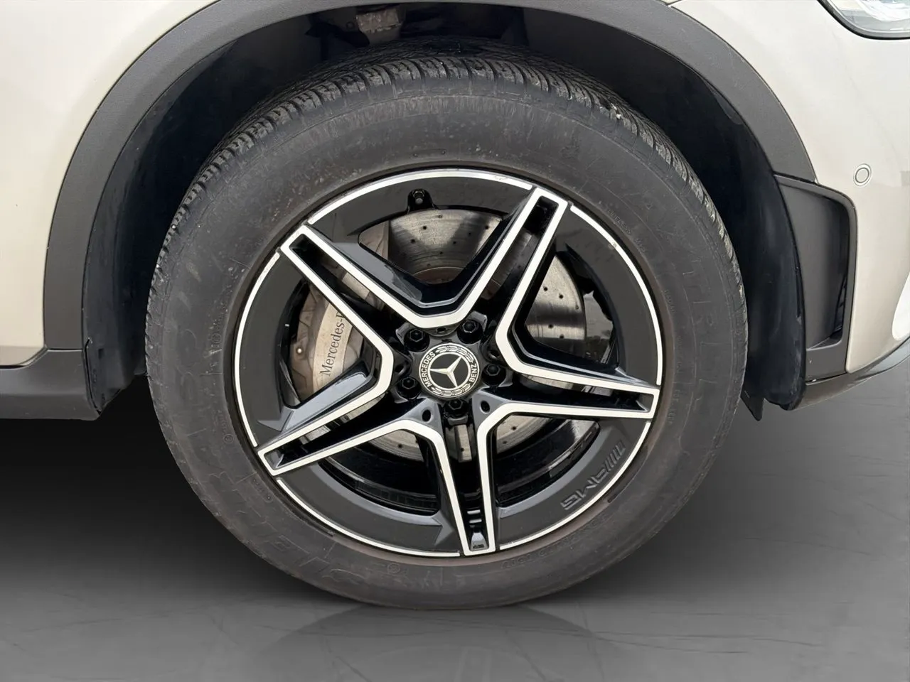 Mercedes GLC300 bild 36