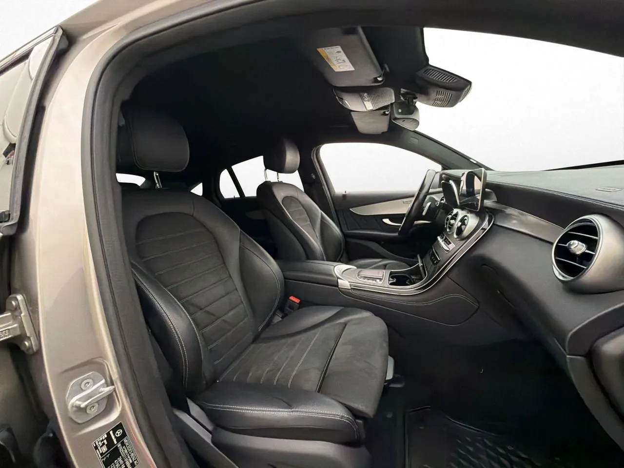 Mercedes GLC300 bild 29