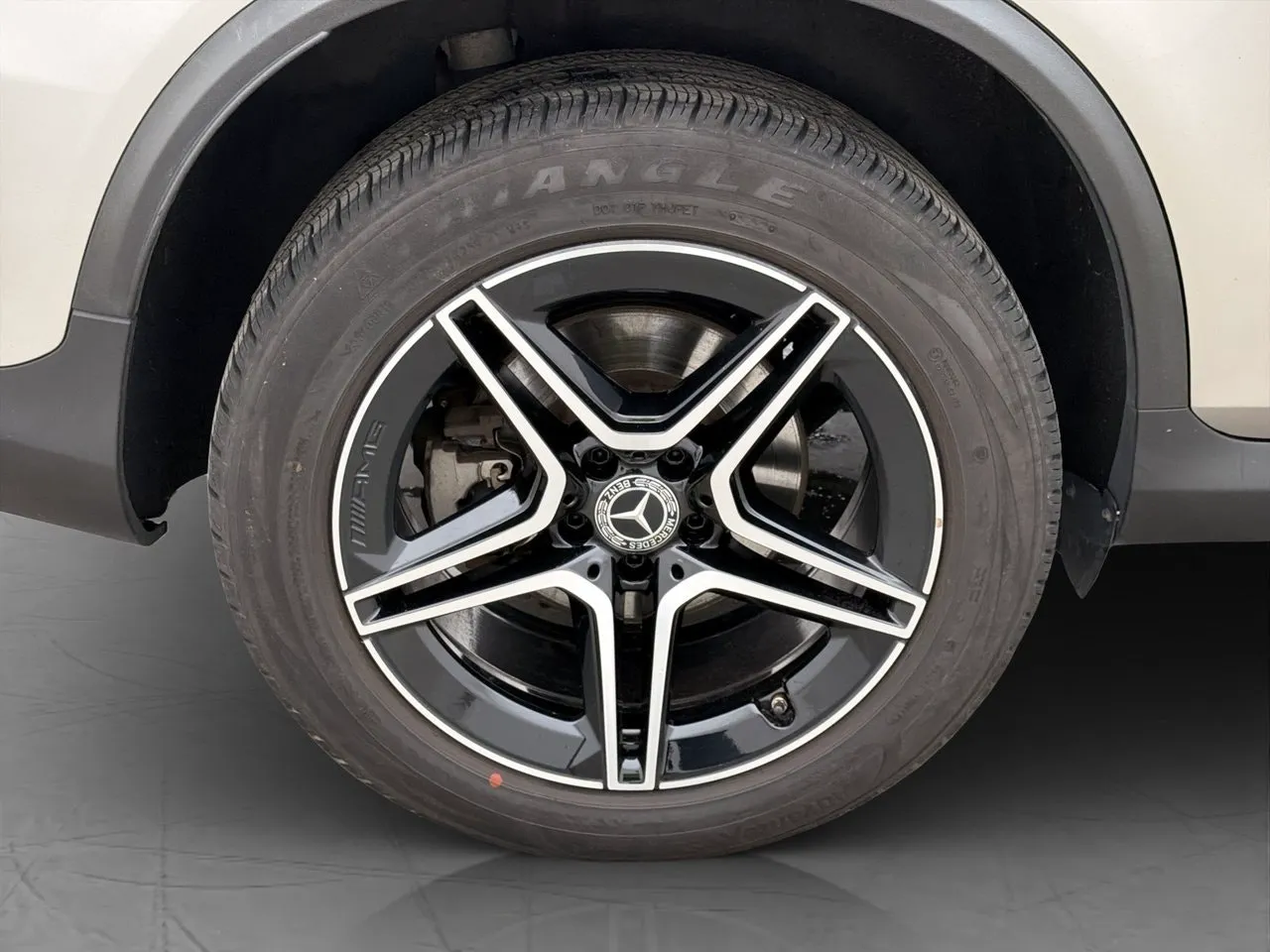Mercedes GLC300 bild 35