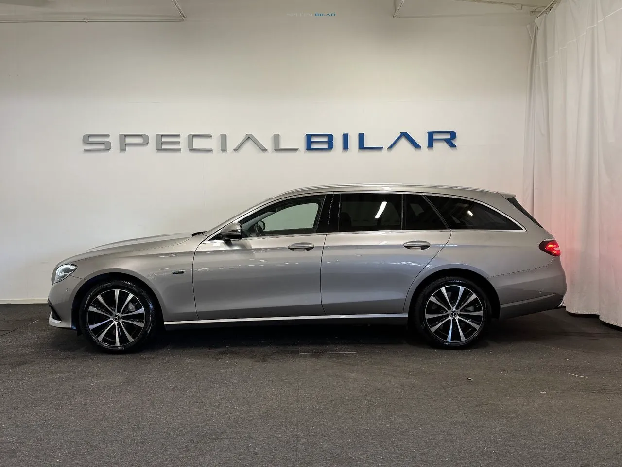 Mercedes E300 bild 2