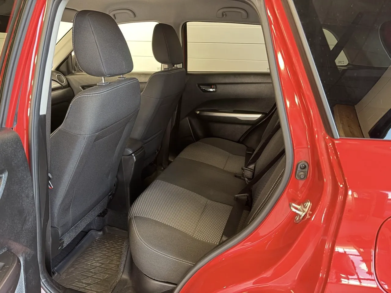 Suzuki Vitara bild 8