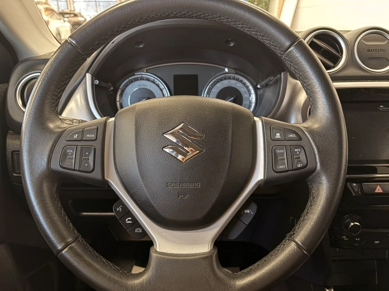 Suzuki Vitara bild 10