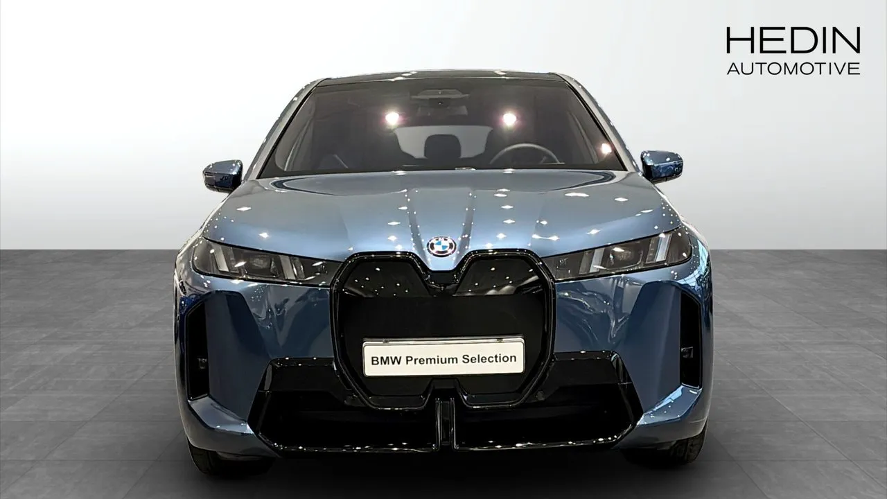 BMW iX bild 8