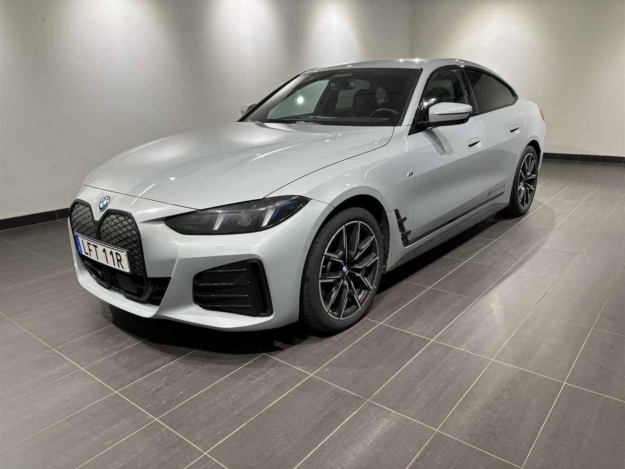 BMW i4