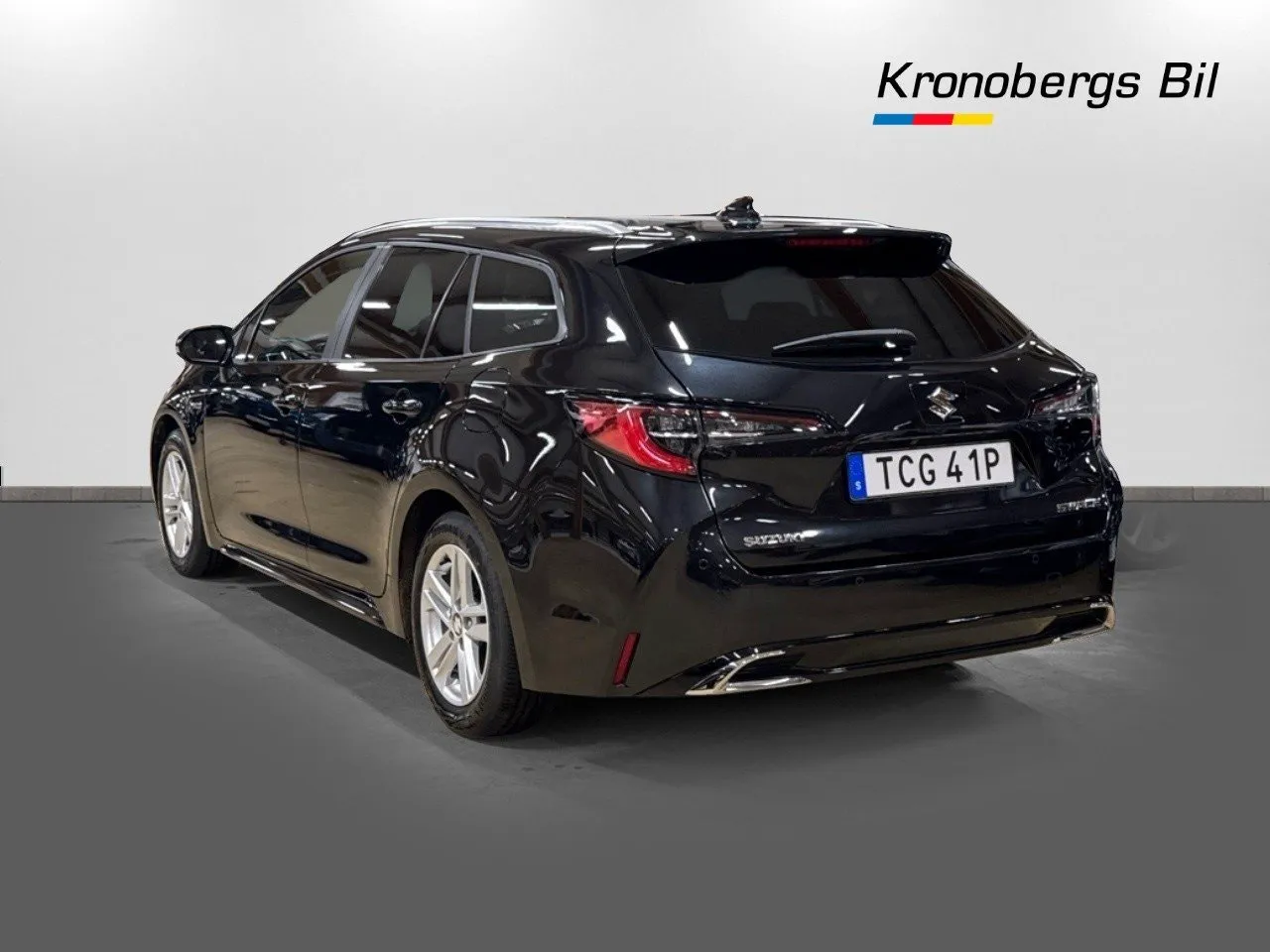 Vehicle image 5