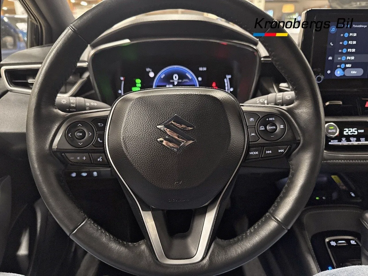 Vehicle image 16