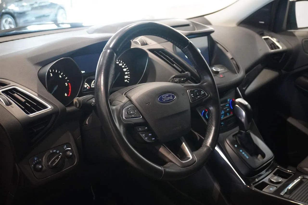 Ford Kuga bild 2