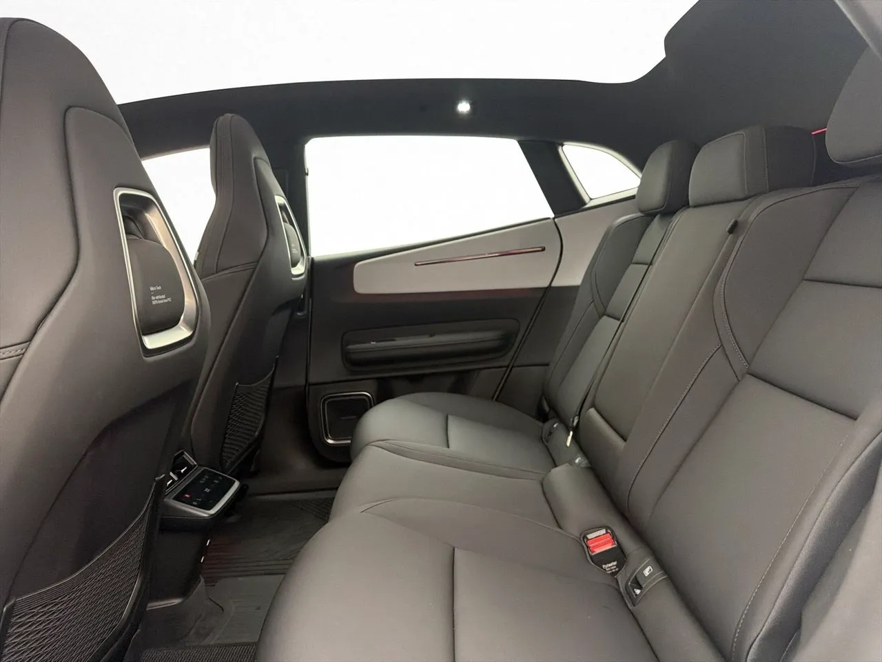 Polestar 4 bild 32