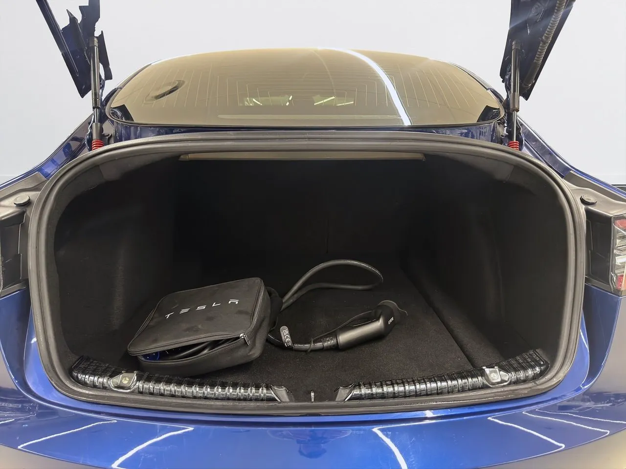 Tesla Model 3 bild 9