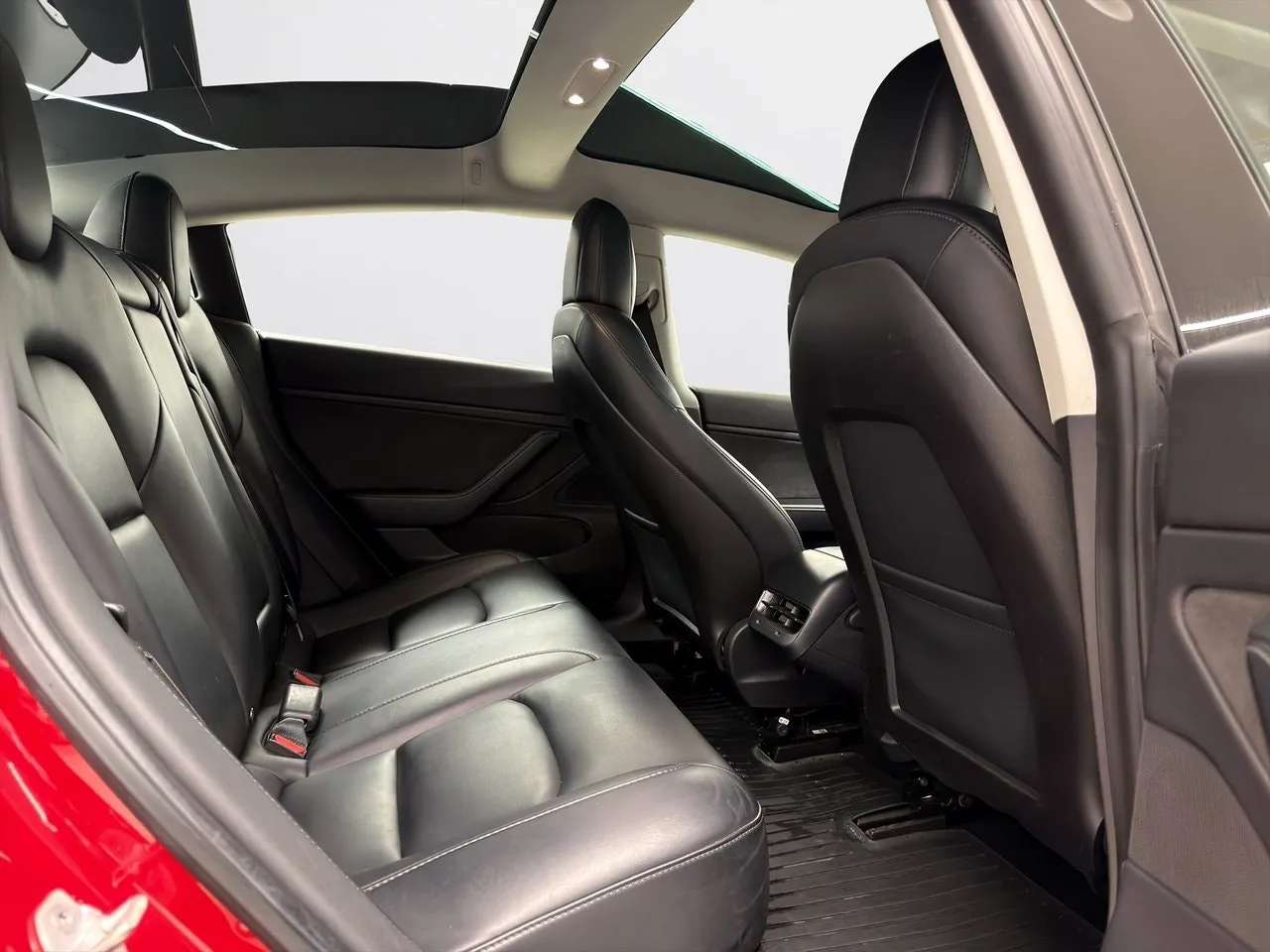Tesla Model 3 bild 10