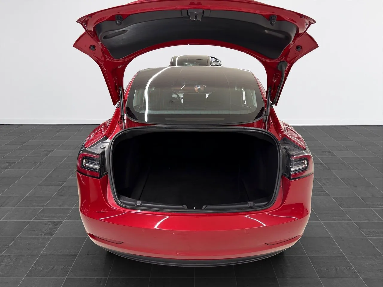 Tesla Model 3 bild 9