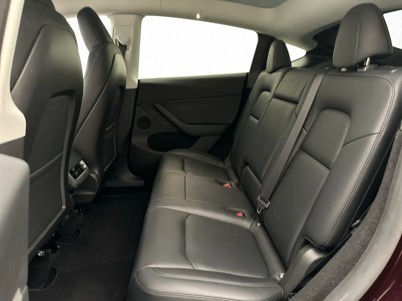Tesla Model Y bild 28