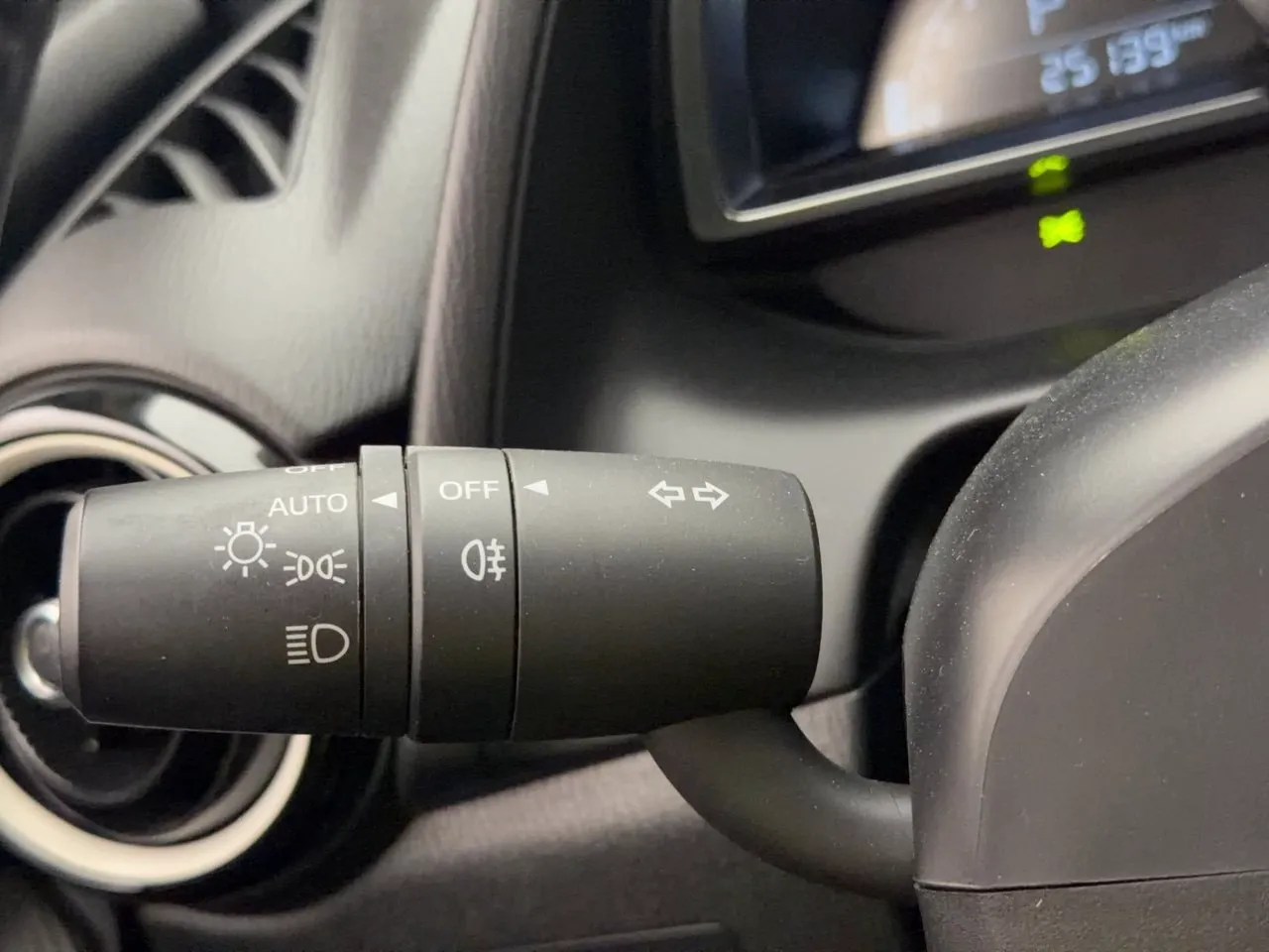 Mazda 2 bild 16