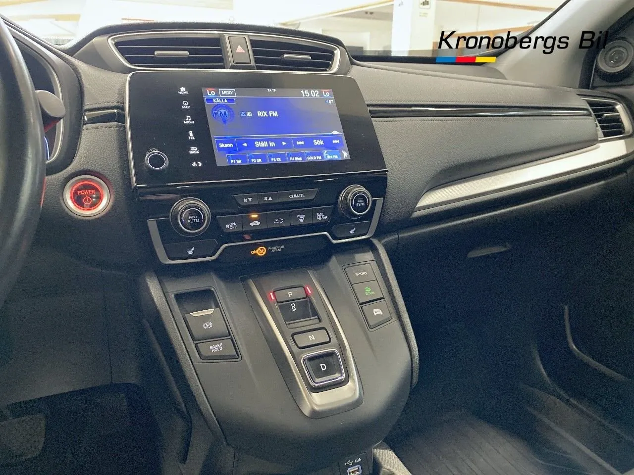 Vehicle image 16