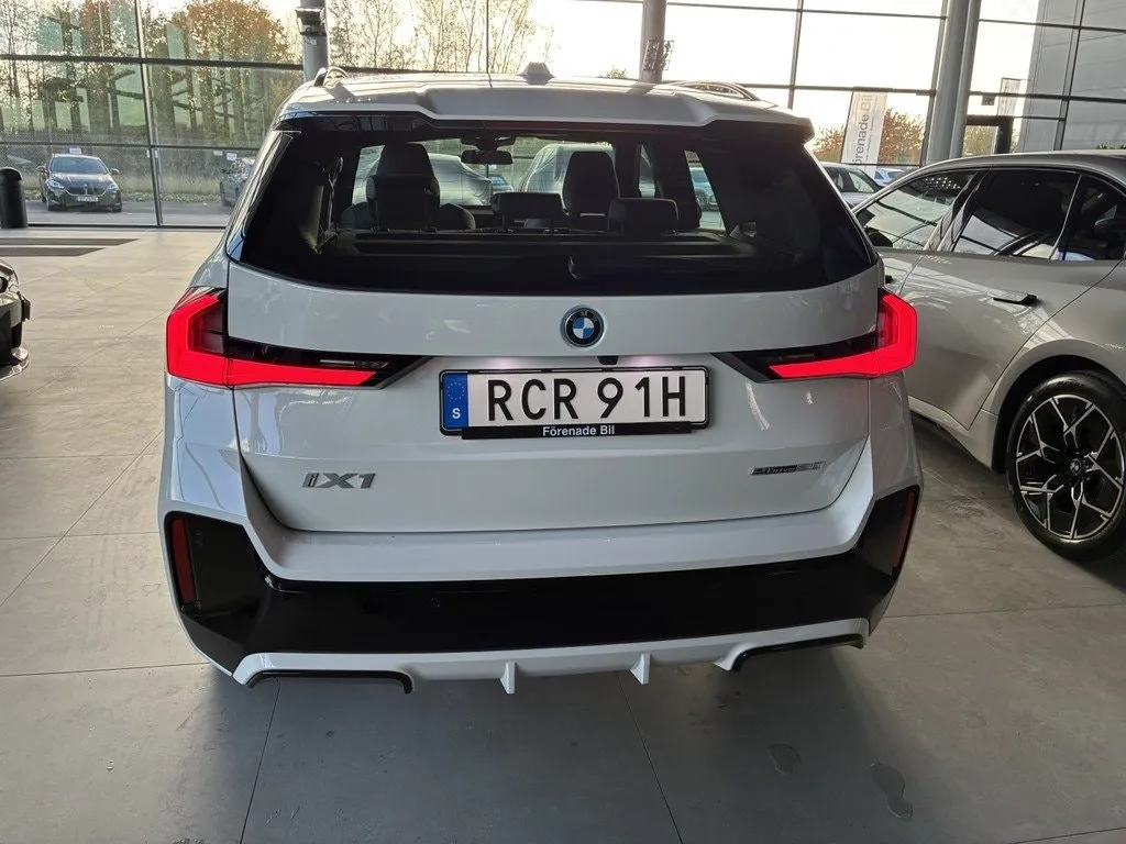 BMW iX1 bild 11