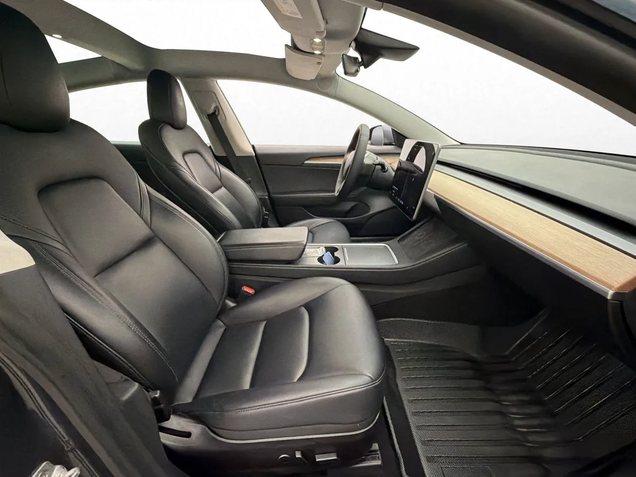 Tesla Model 3 bild 17