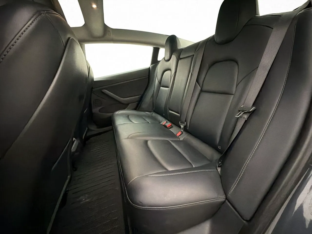 Tesla Model 3 bild 18