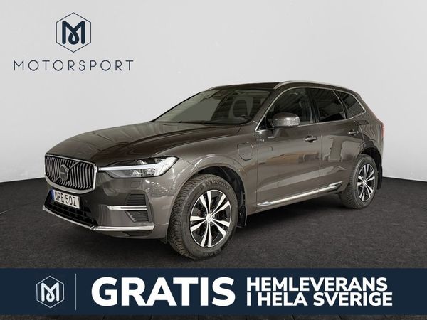 Volvo XC60 Recharge T6 AWD Core Edition Drag Värmare Kamera Pano - 2024
