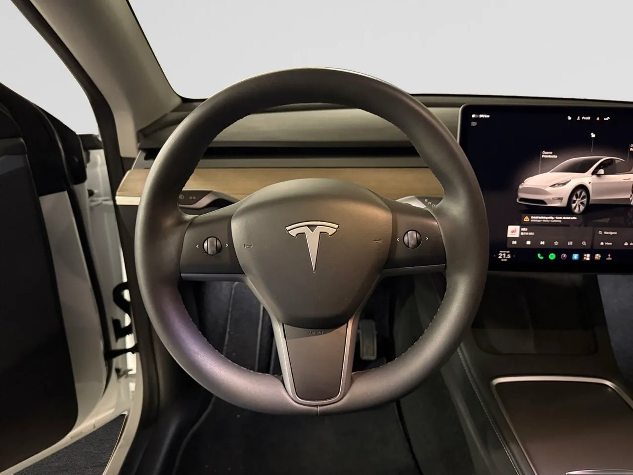 Tesla Model Y bild 15