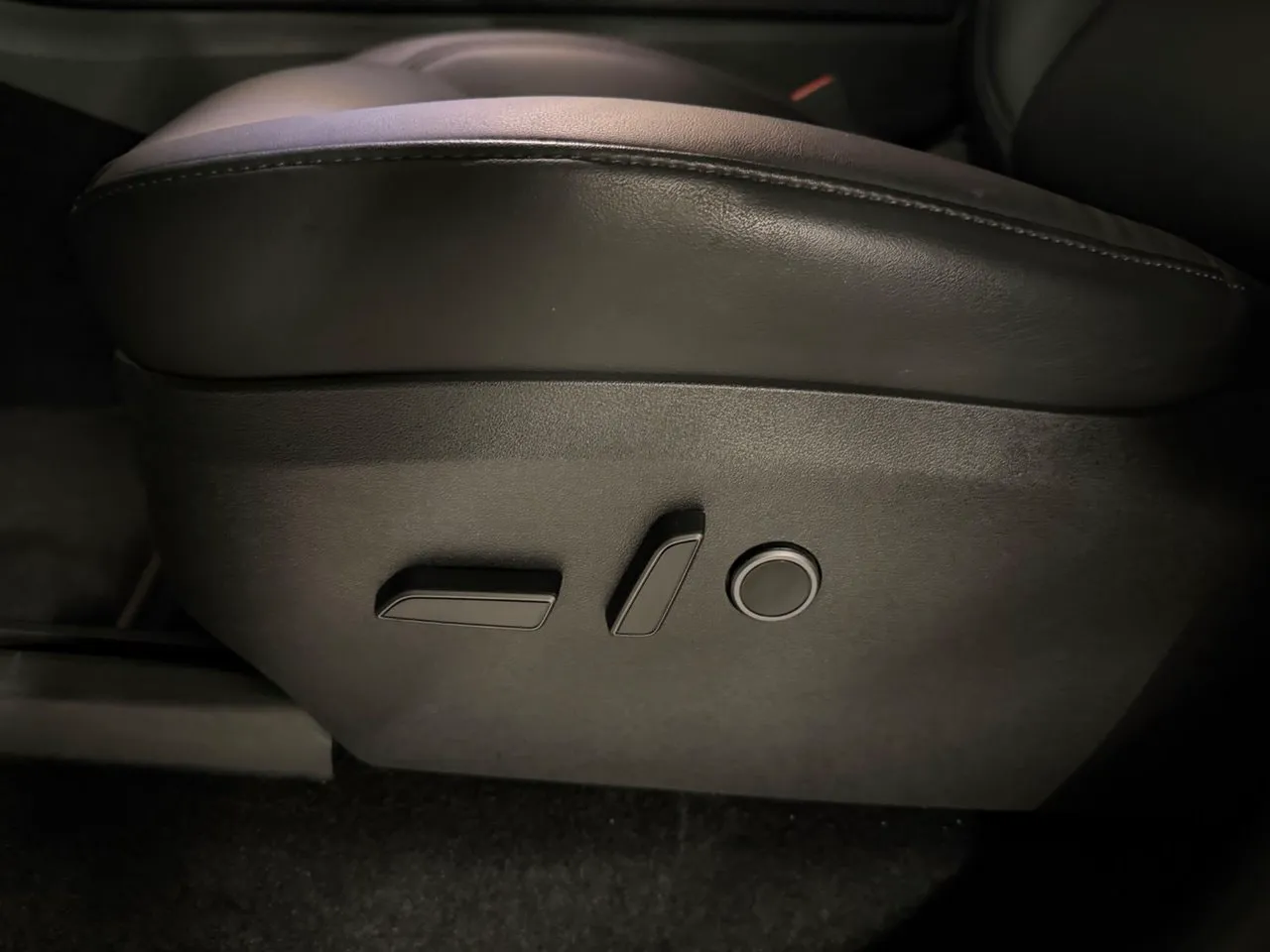 Tesla Model Y bild 21