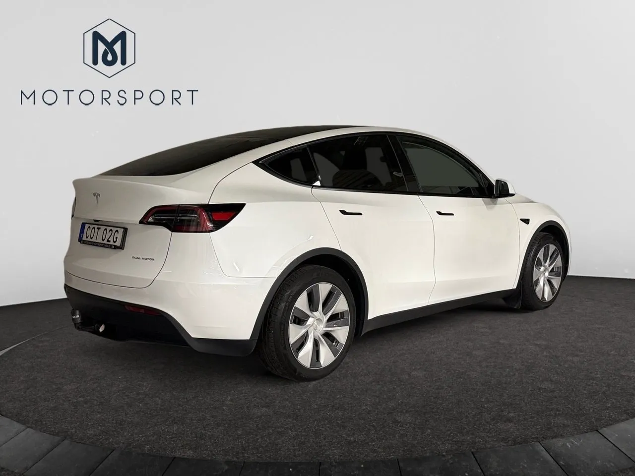 Tesla Model Y bild 8