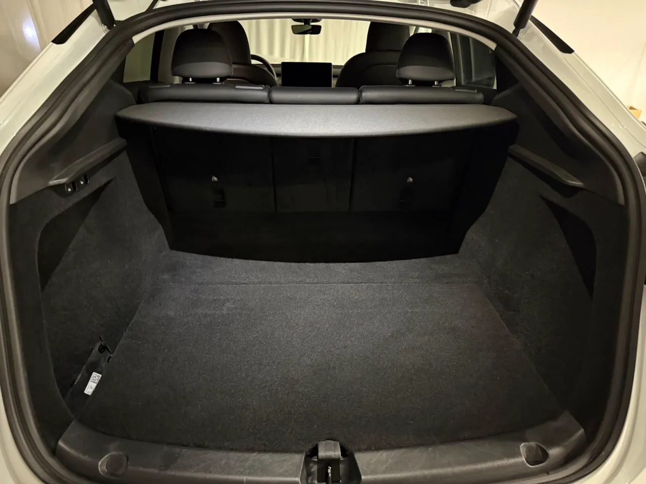 Tesla Model Y bild 19