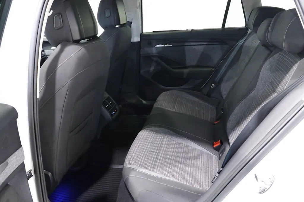 Skoda Superb bild 8