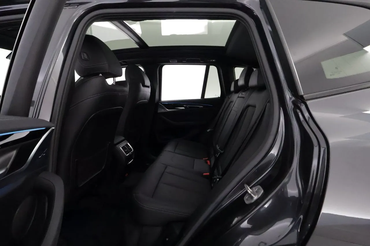 BMW iX3 bild 12