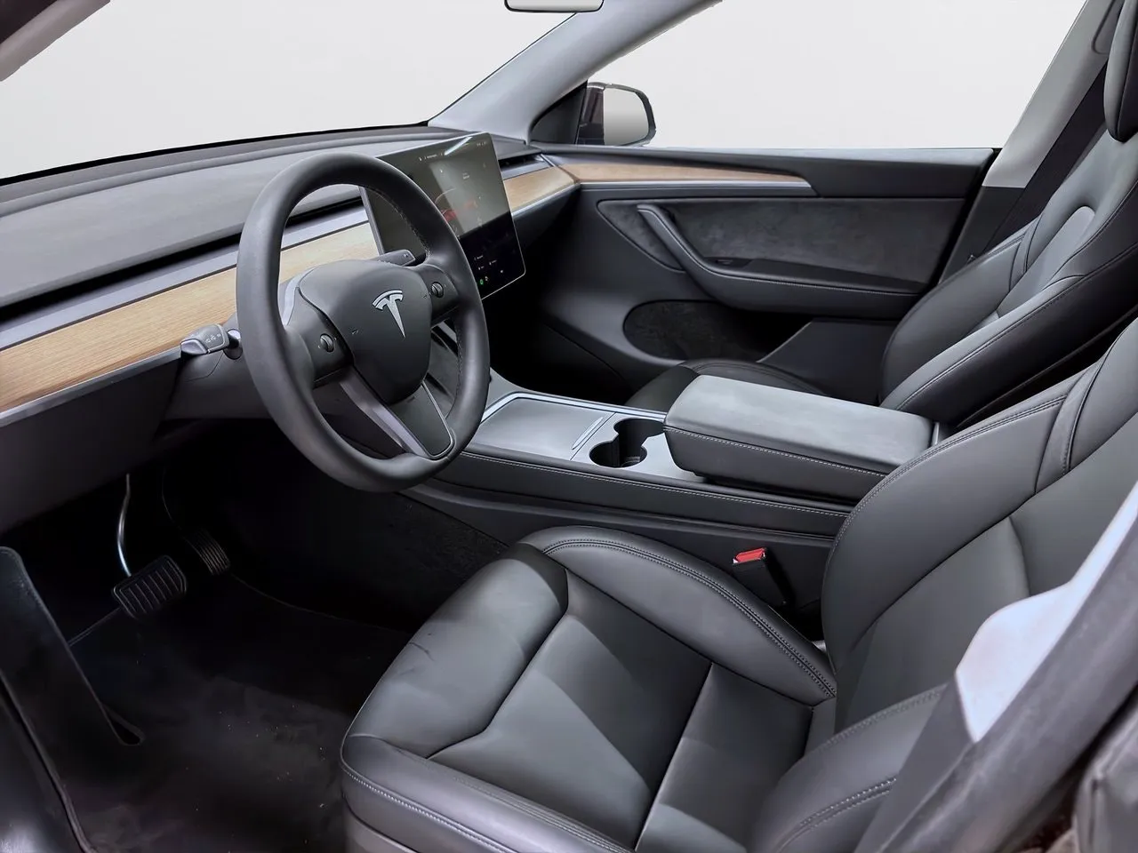 Tesla Model Y bild 15
