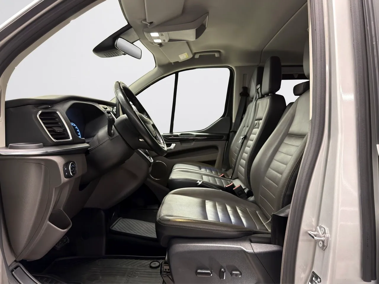 Ford Tourneo Custom bild 14