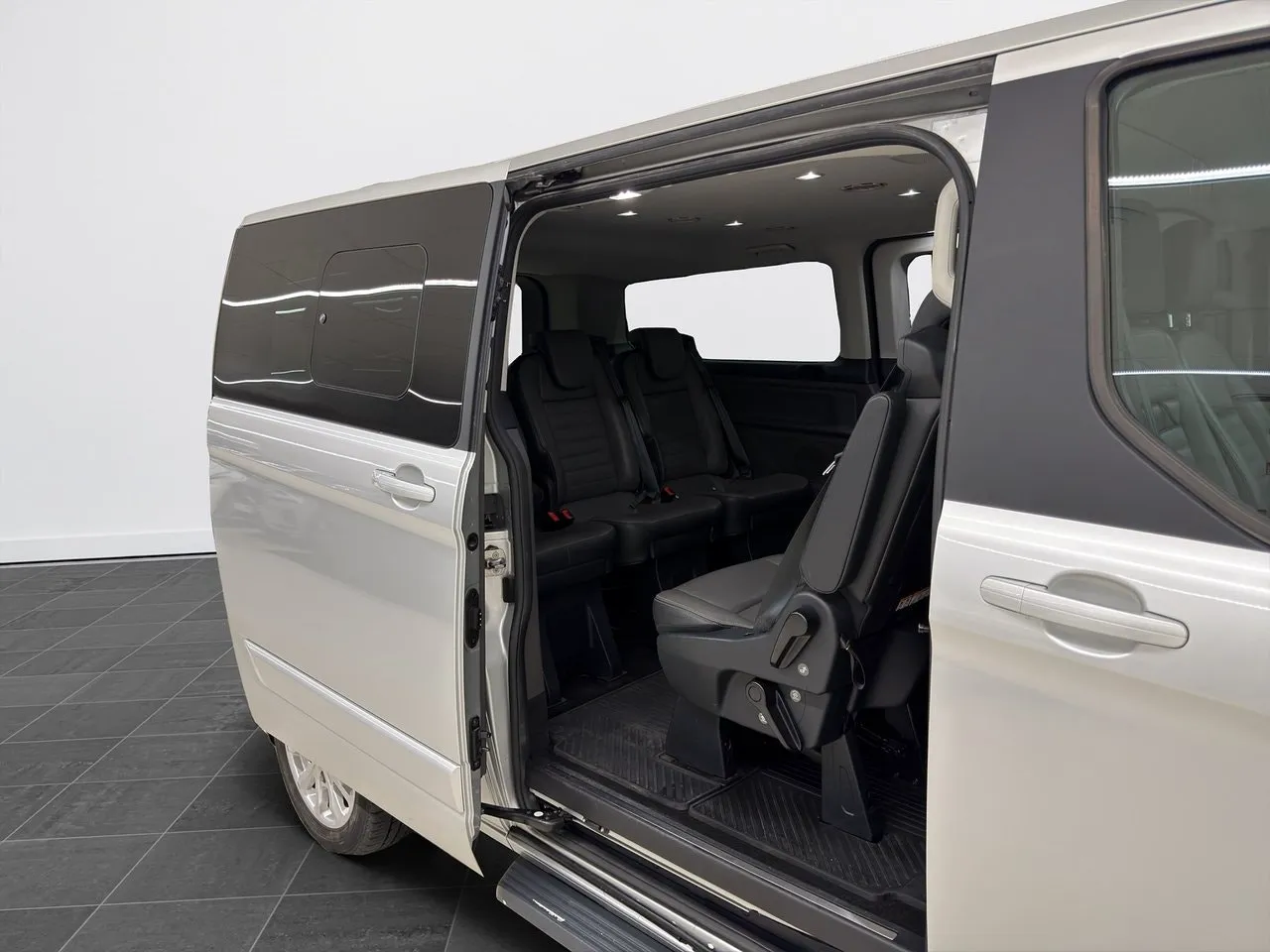Ford Tourneo Custom bild 15