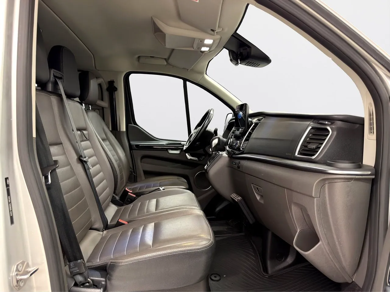Ford Tourneo Custom bild 13