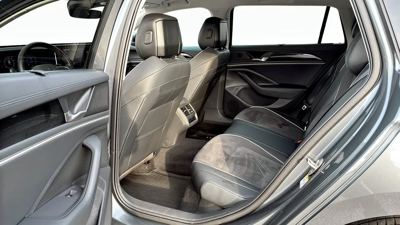 Volkswagen Passat bild 11