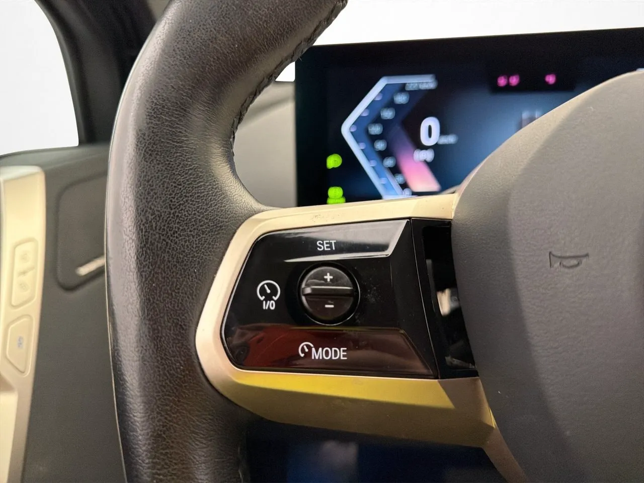 BMW iX bild 16