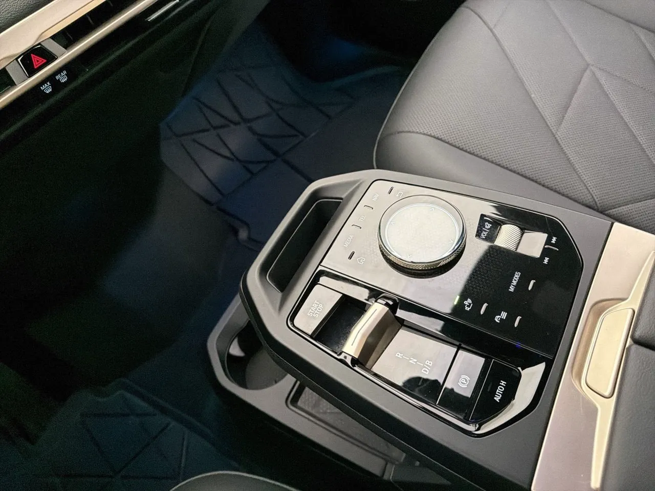 BMW iX bild 26