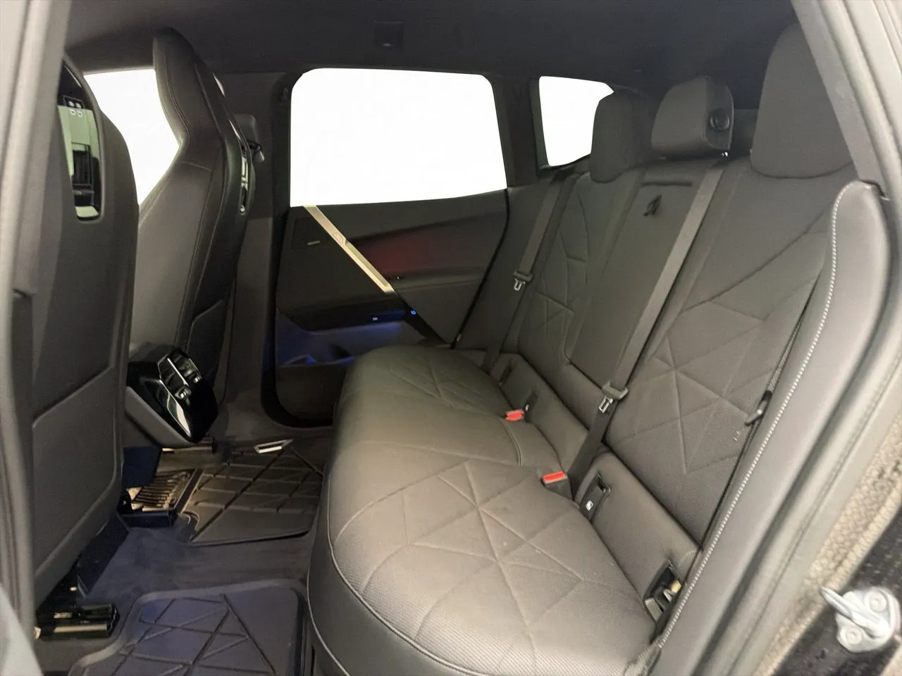 BMW iX bild 27