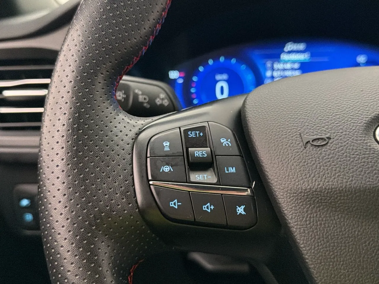 Ford Kuga bild 16