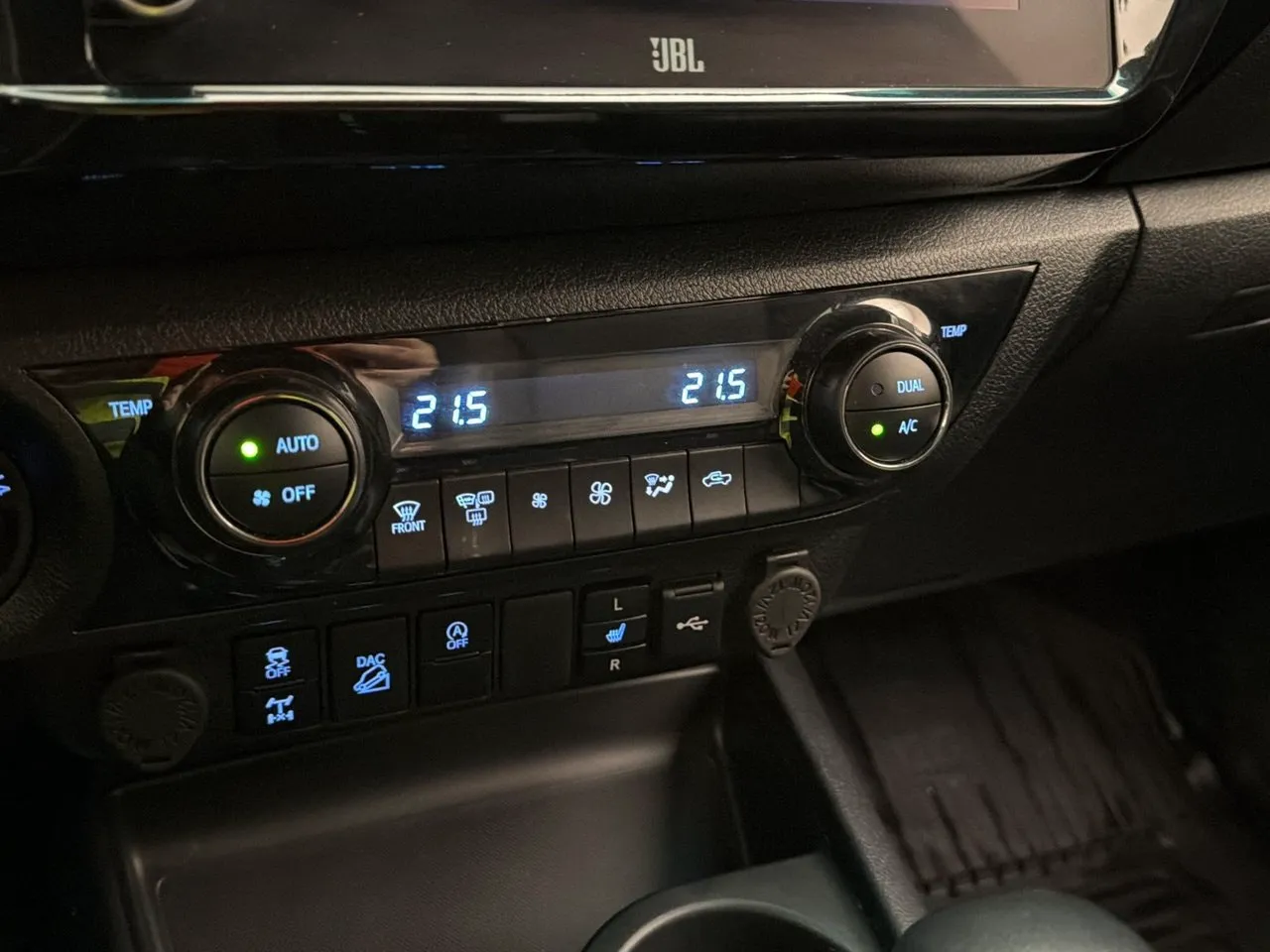 Toyota Hilux bild 26
