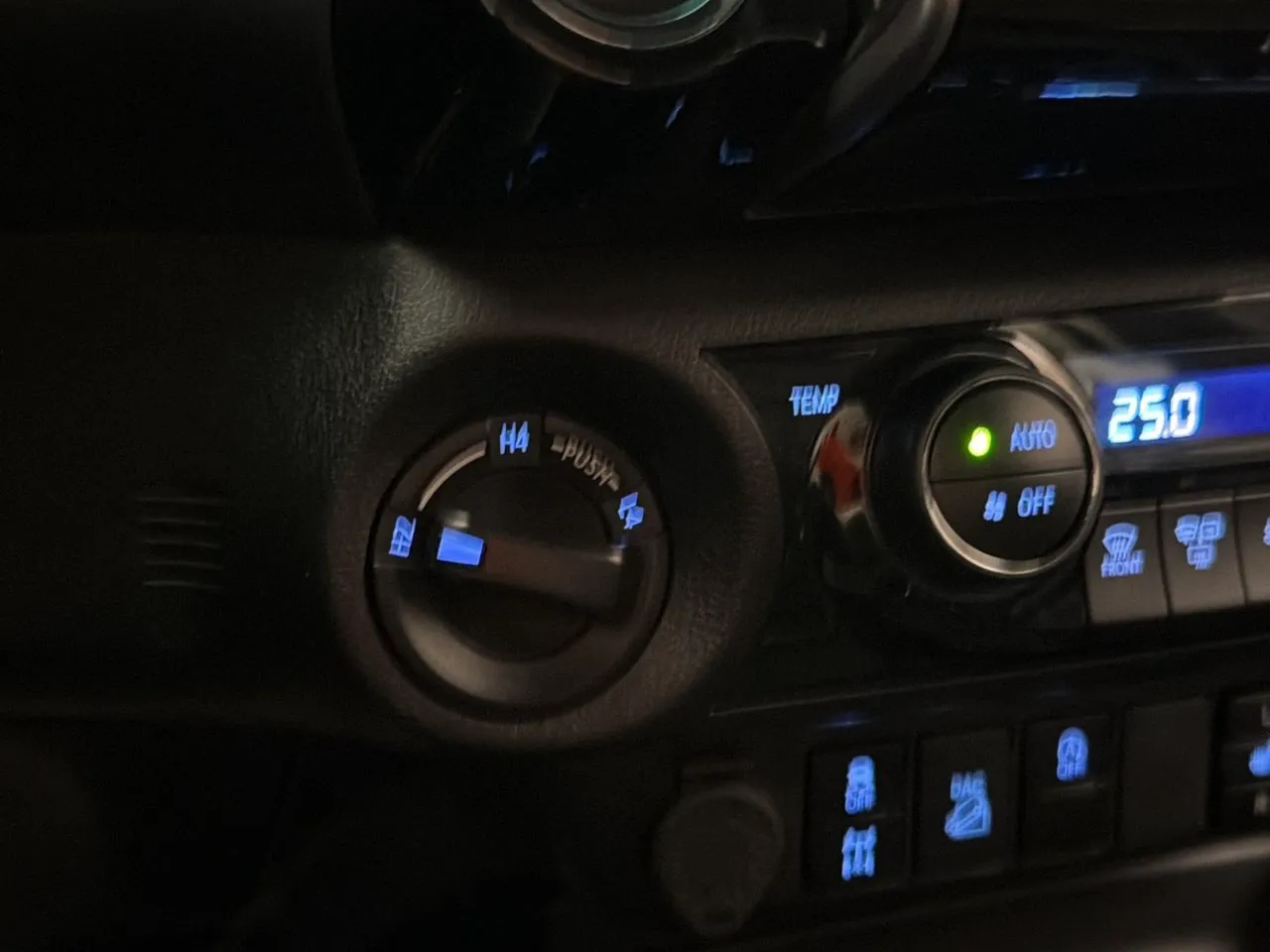 Toyota Hilux bild 28