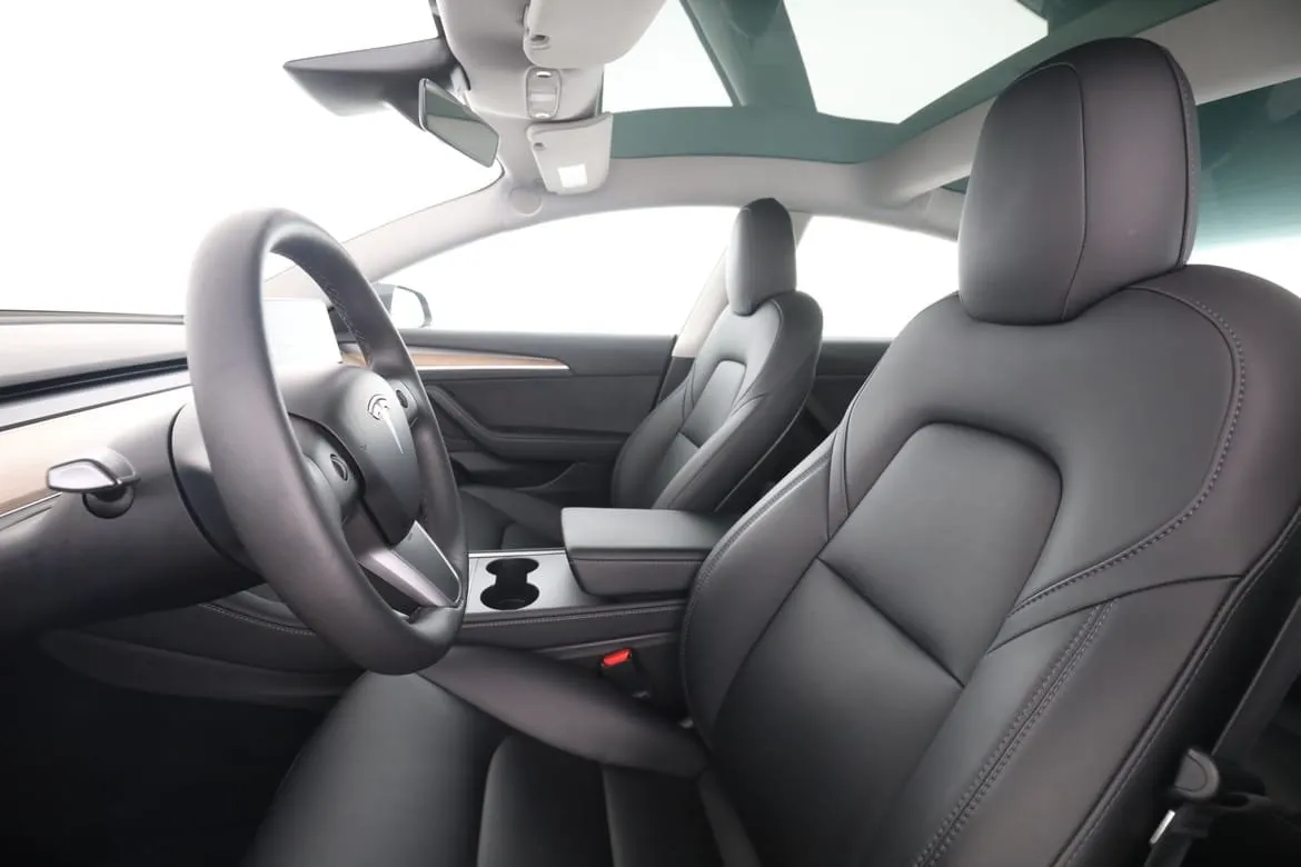Tesla Model 3 bild 11