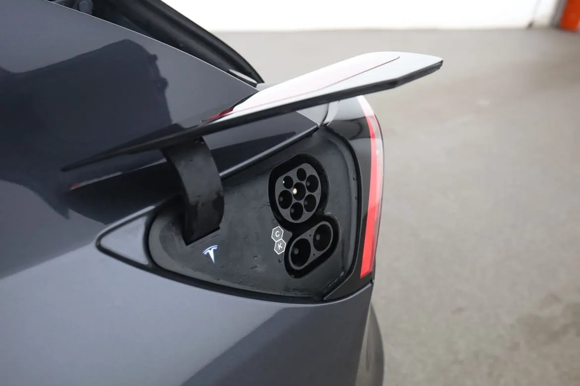 Tesla Model 3 bild 35
