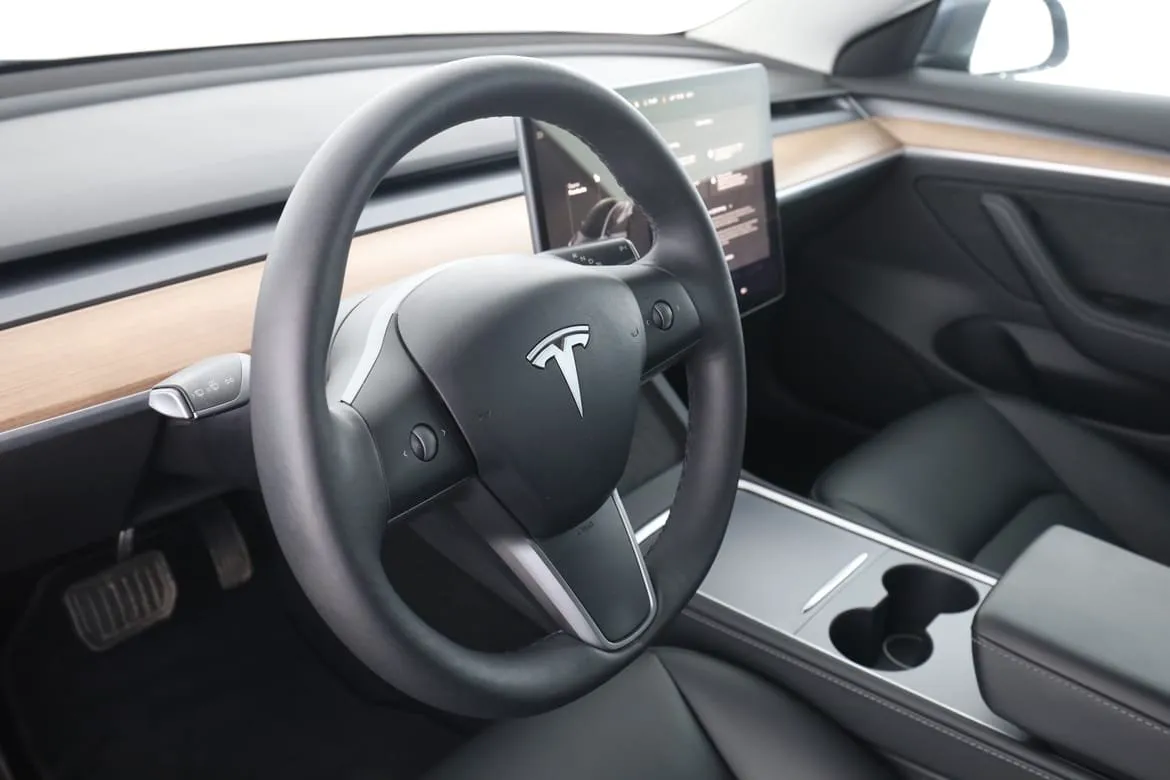 Tesla Model 3 bild 12