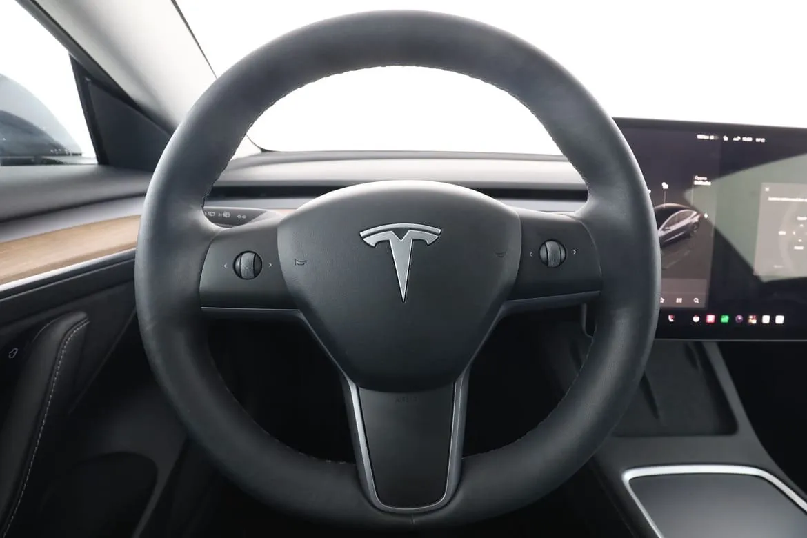 Tesla Model 3 bild 19