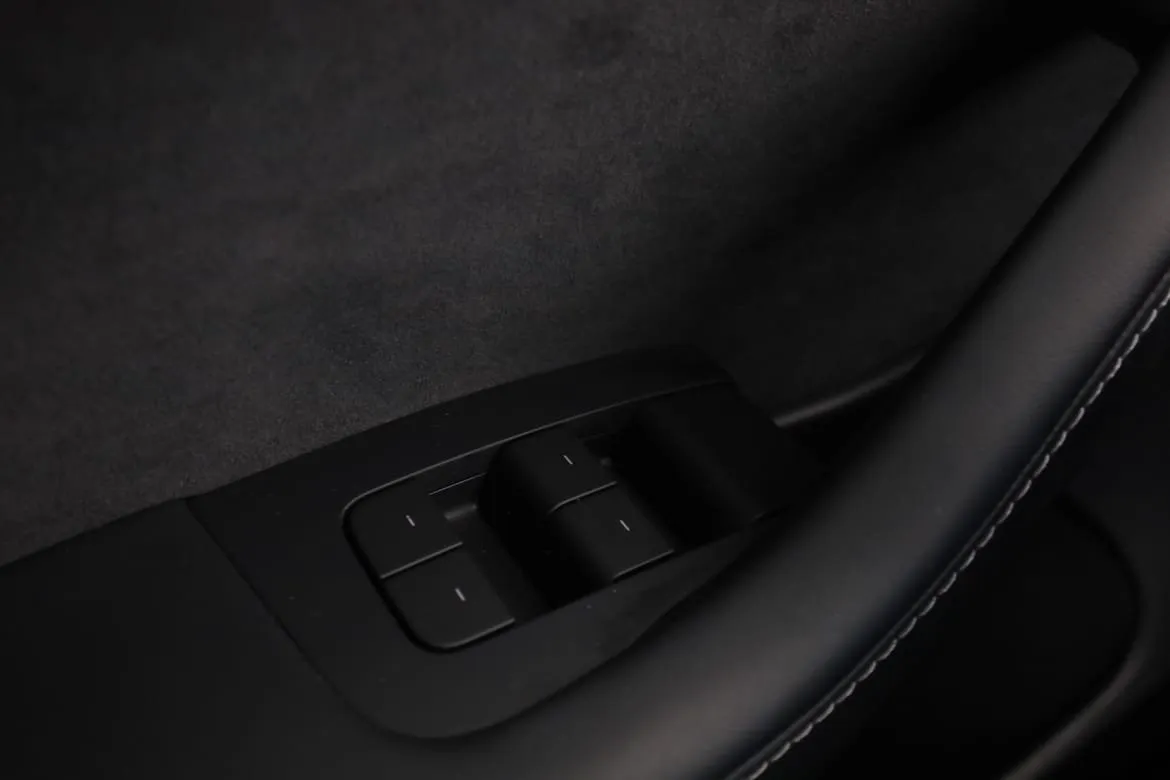 Tesla Model 3 bild 32