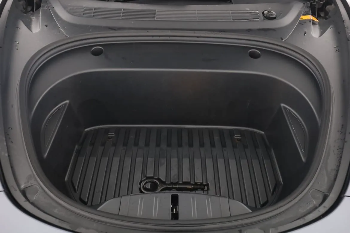 Tesla Model 3 bild 37