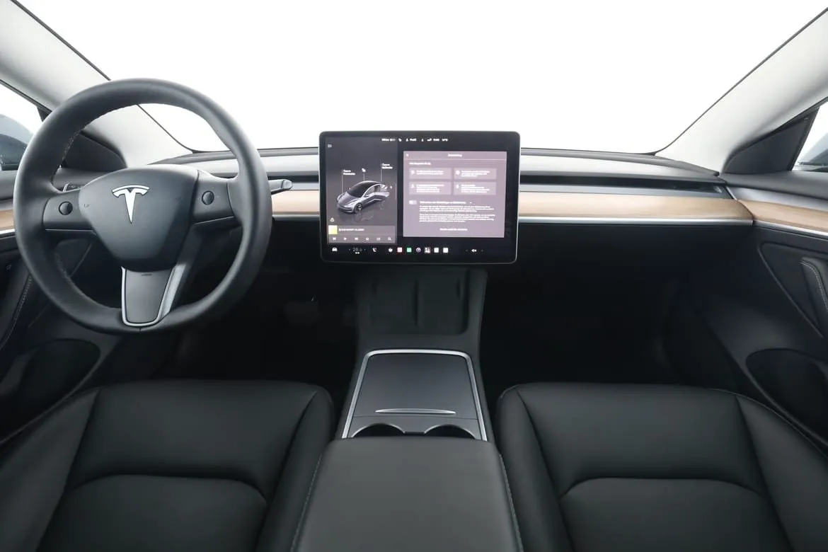 Tesla Model 3 bild 13