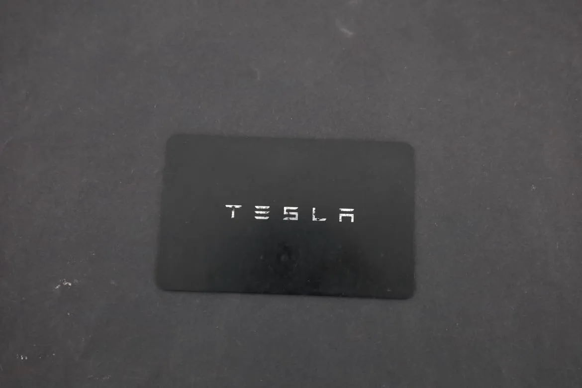 Tesla Model 3 bild 38
